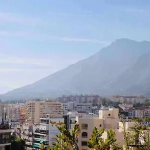 Large Modern Beach Front Apartment, Rooftop Pool!! Apartamento Marbella